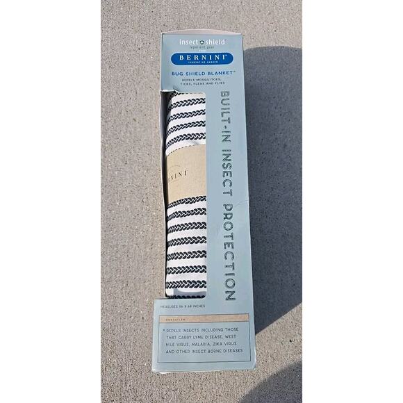 BERNINI Outdoor Insect Shield Blanket 57 X 68 Repels Mosqui, Ticks, fleas, Fly - Picture 2 of 5